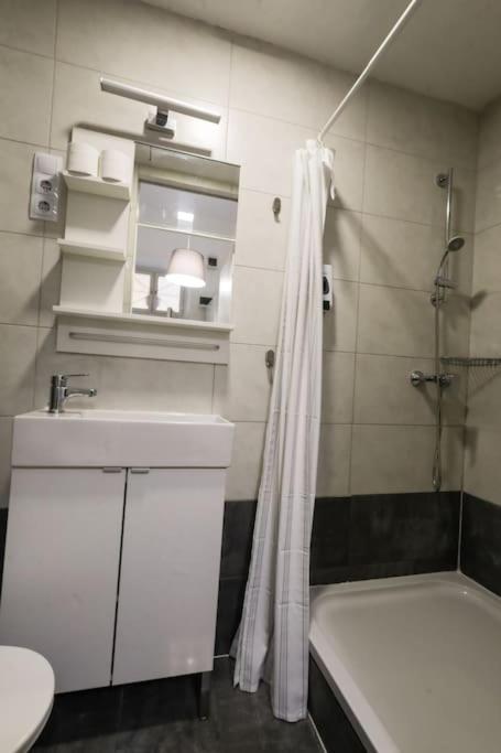 Pest-port Private Room-6 * Budapest