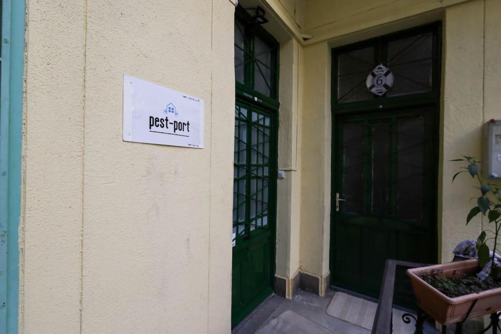 Pest-port Private Room-6 Apartament